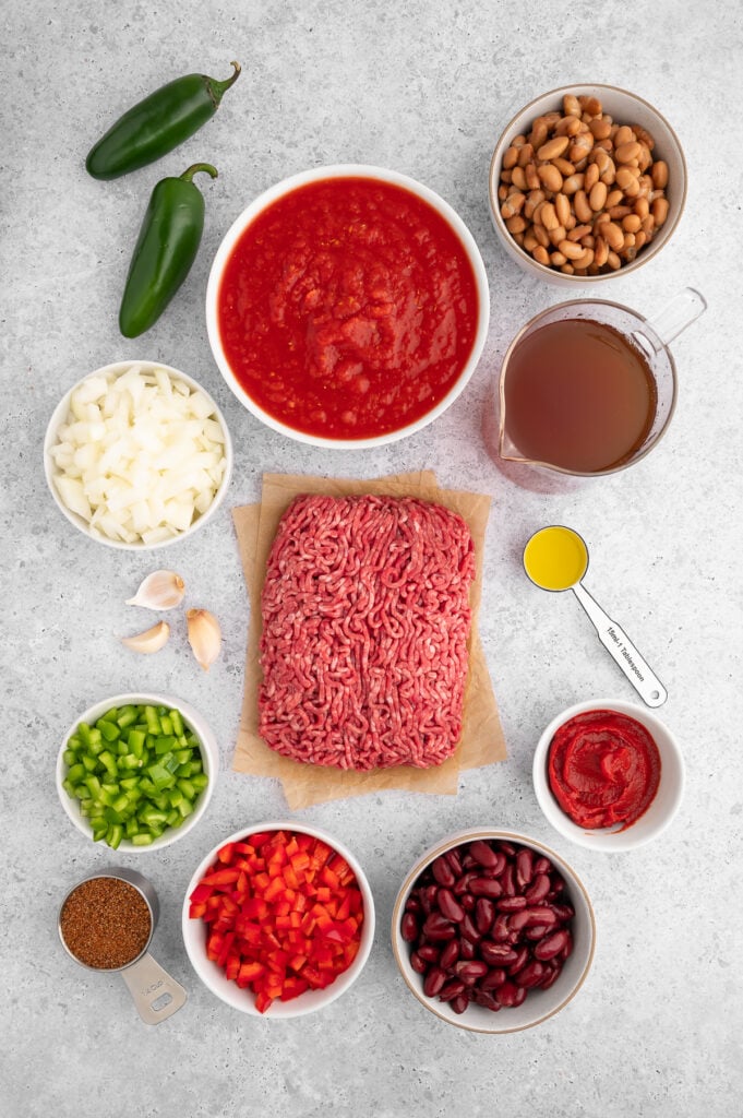 all of the ingredients for dutch oven chili